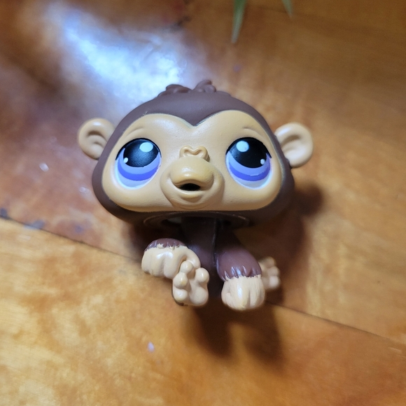 Littlest Pet Shop LPS #359 Chimpanzee Monkey Brown Cream Purple Eyes 2006 - Picture 8 of 12